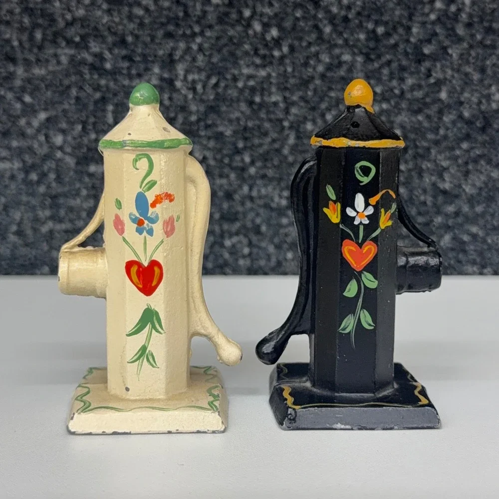 Vintage Cast Iron Water Pump‎ Salt and Pepper Shakers Hand Painted Floral Set